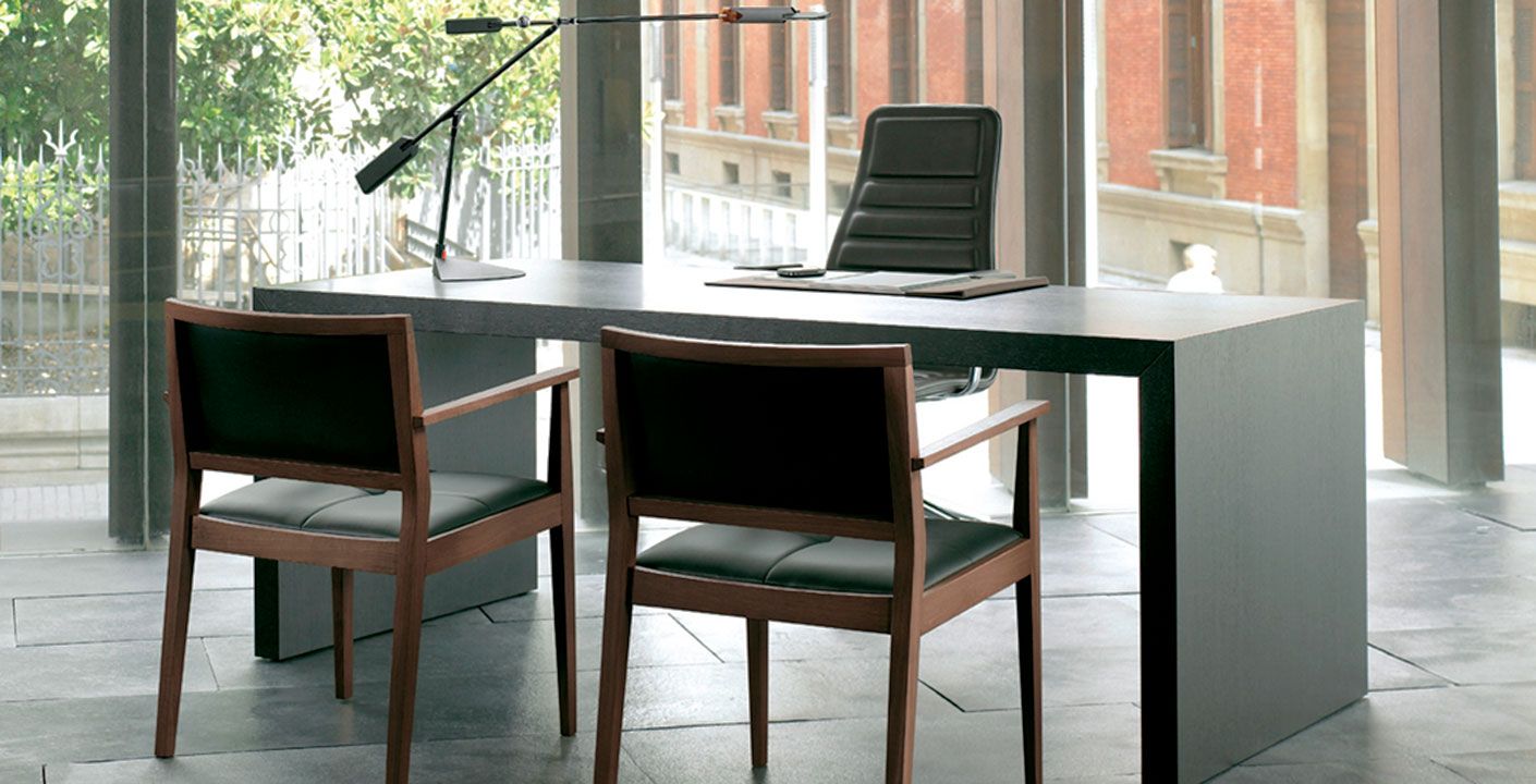 CLOSED TABLE by Andreu World