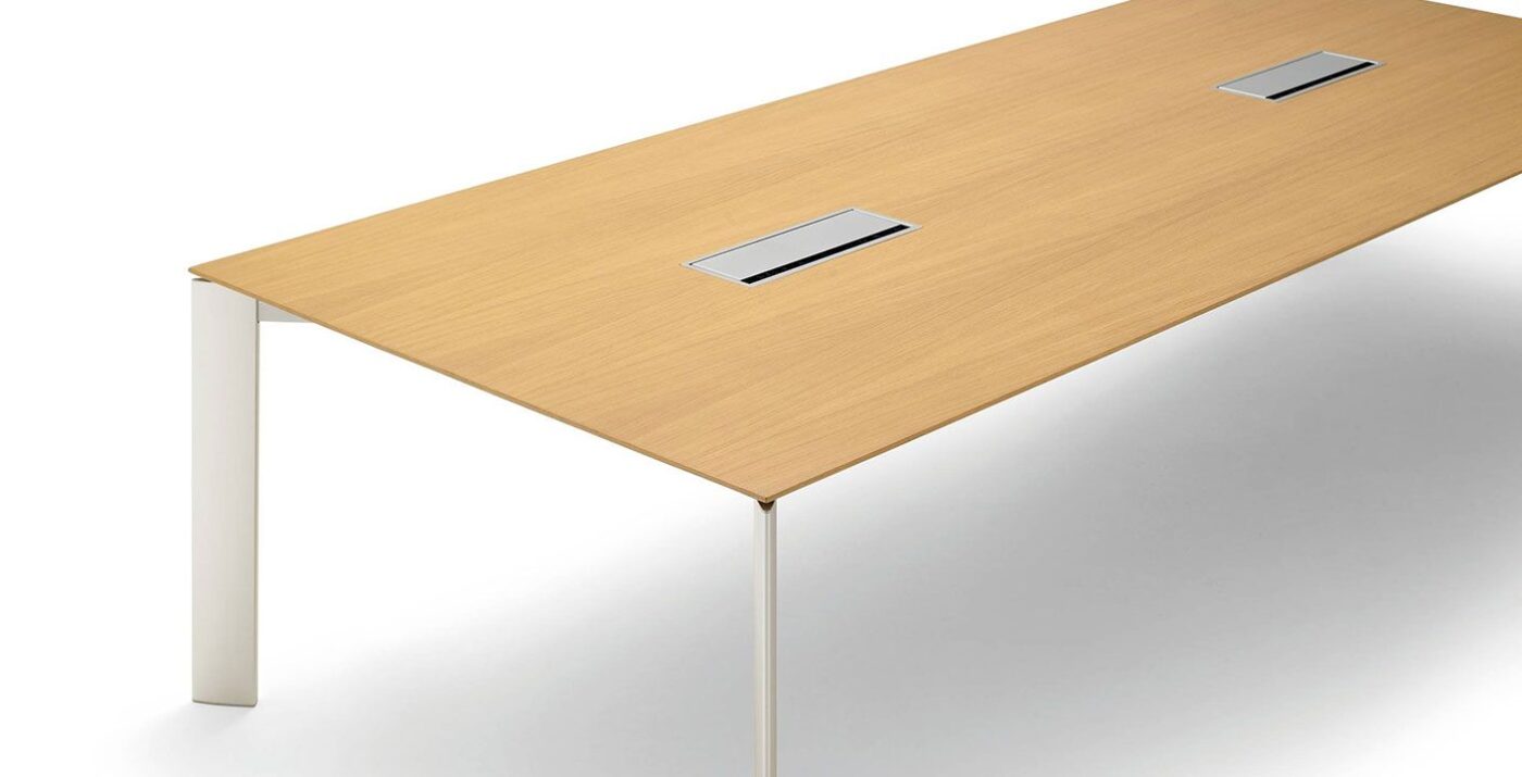 EXTRA TABLE by Andreu World