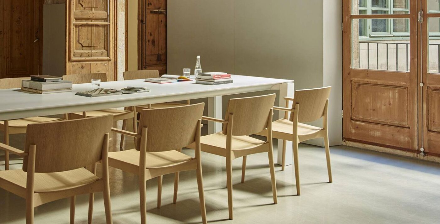 EXTRA TABLE by Andreu World