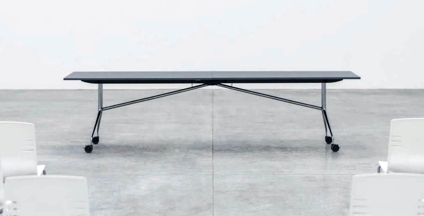 PIEGO, CHIUDO, SEGUO TABLES by LAS