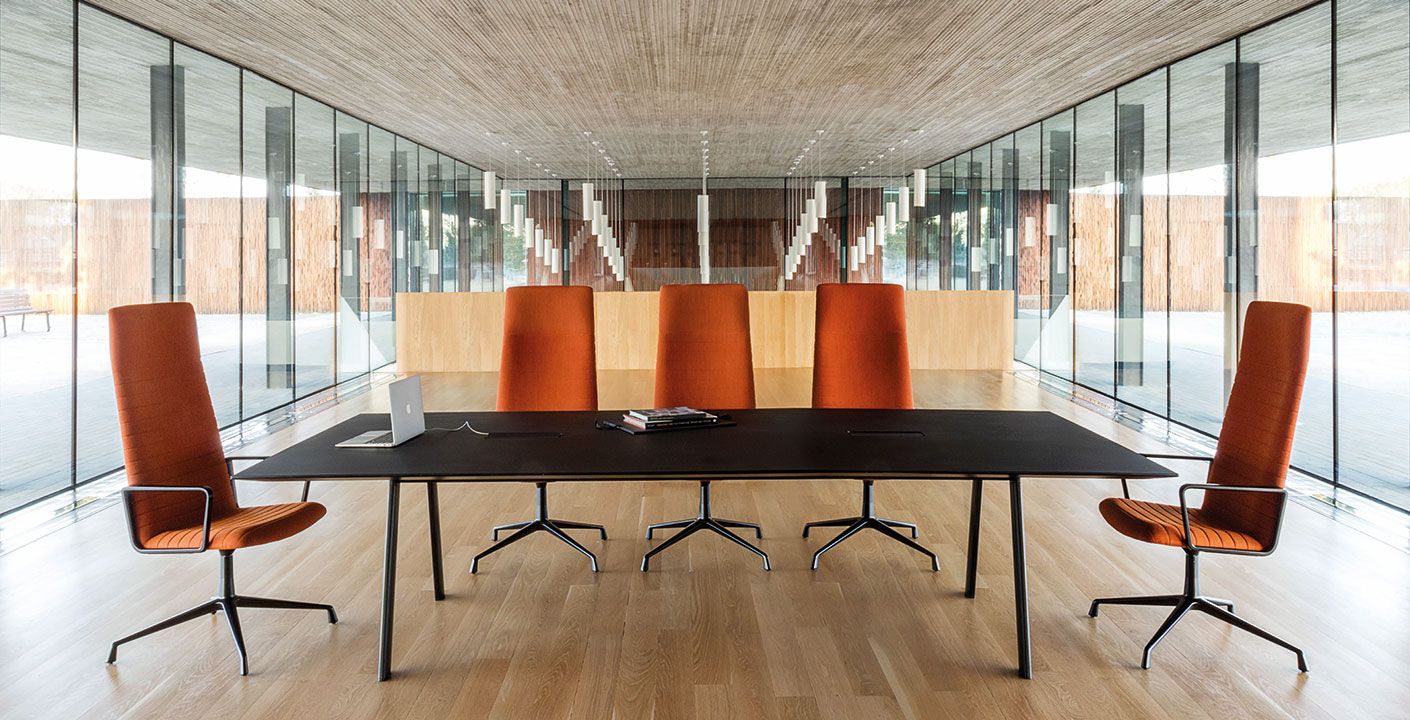 RADIAL CONFERENCE by Andreu World