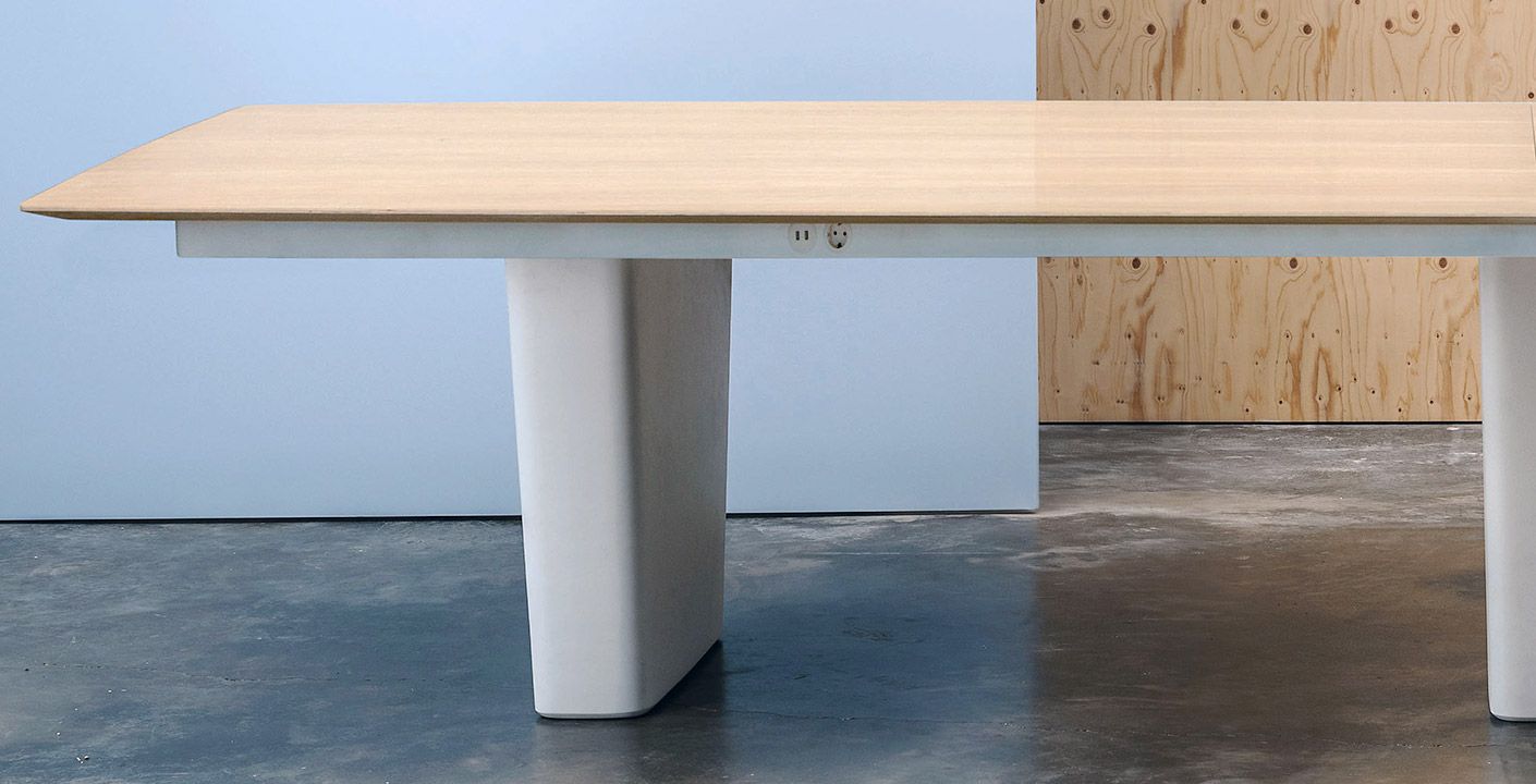 STATUS by Andreu World