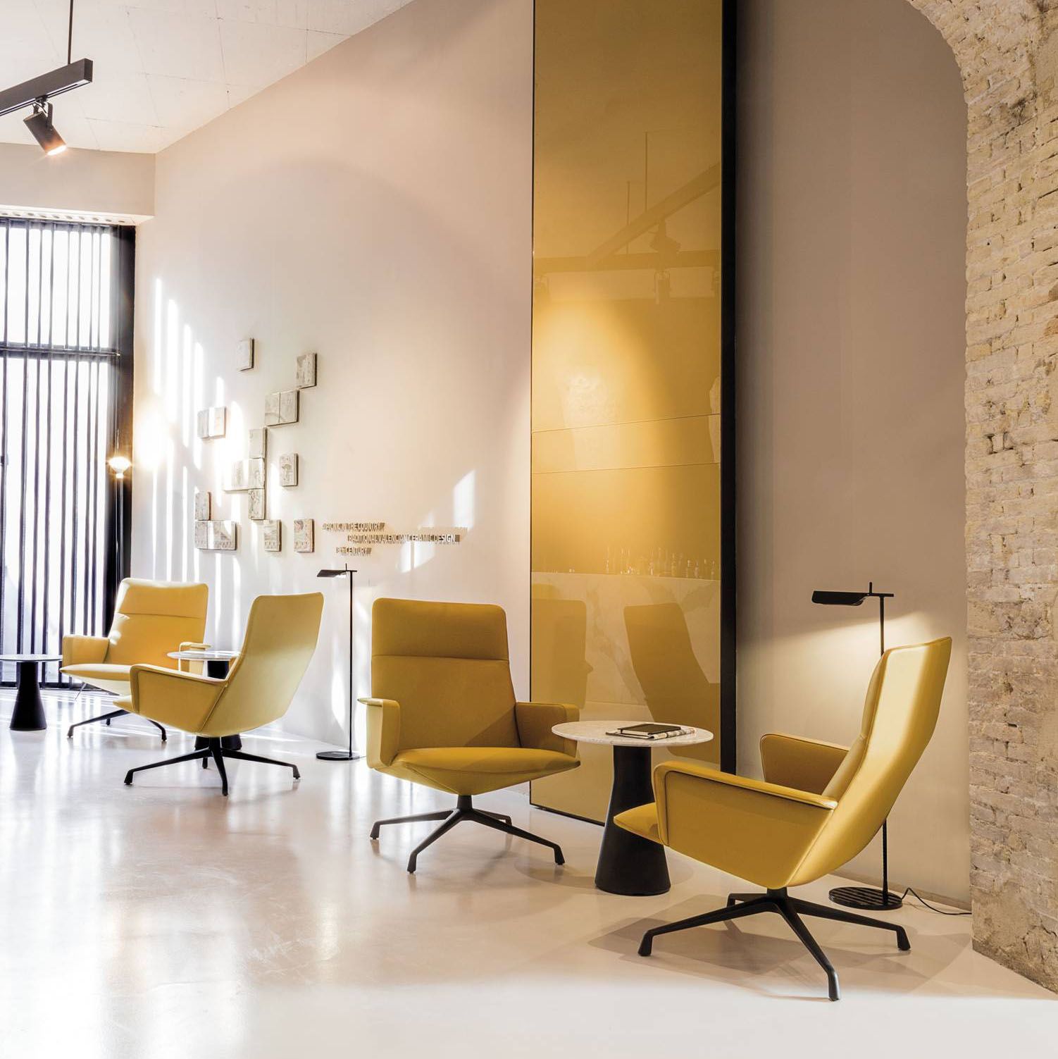 CAPRI LOUNGE by Andreu World 16