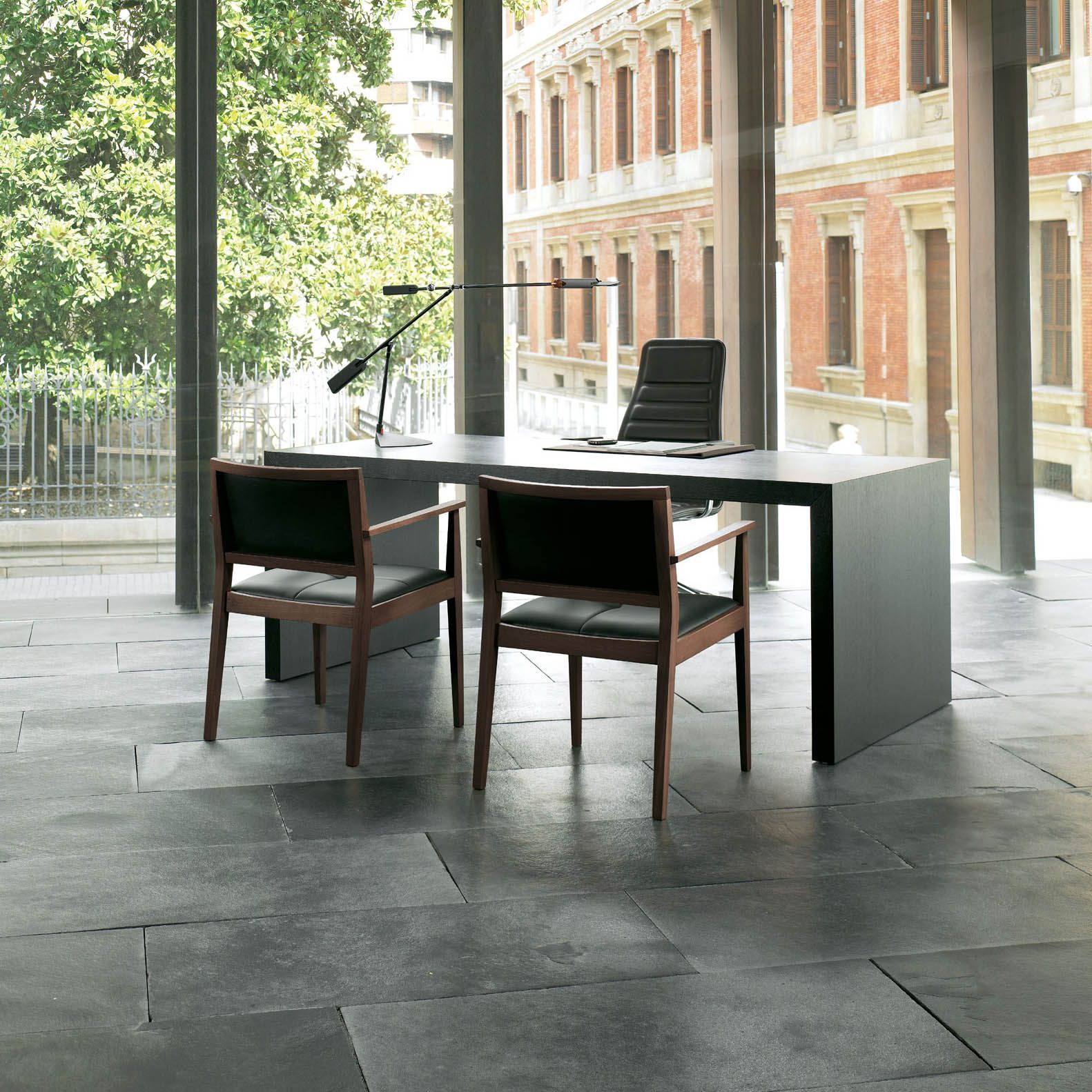 CLOSED TABLE by Andreu World 16