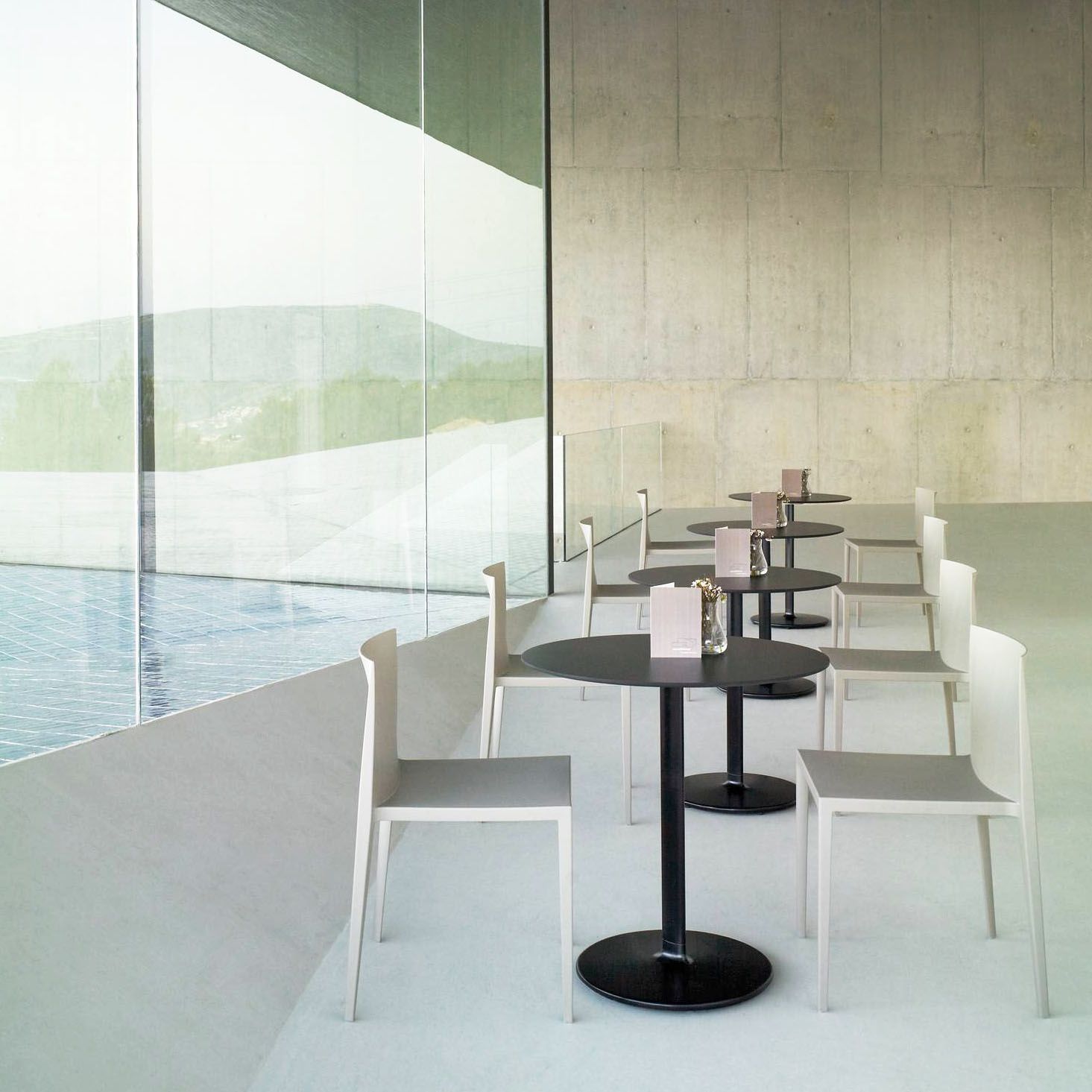 DUAL OCCASIONAL TABLE by Andreu World 19