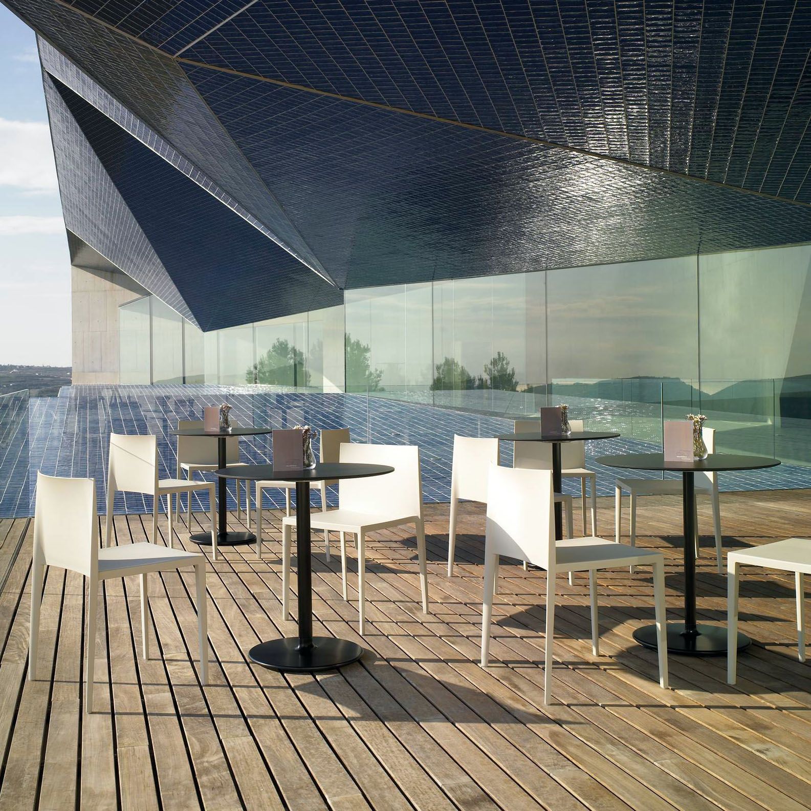 DUAL OCCASIONAL TABLE by Andreu World 23