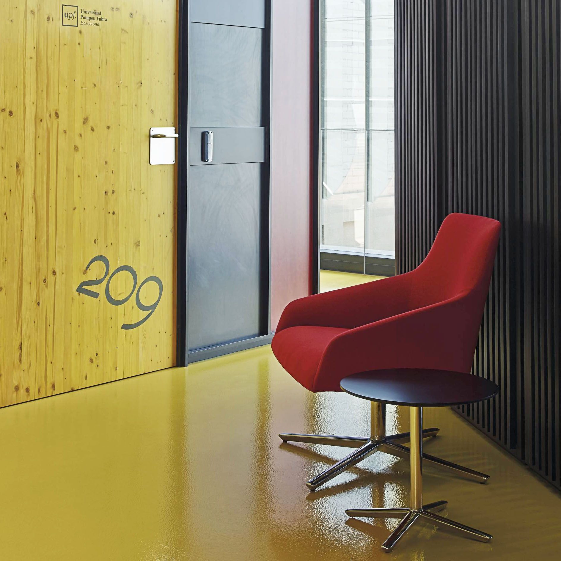 DUAL OCCASIONAL TABLE by Andreu World 33