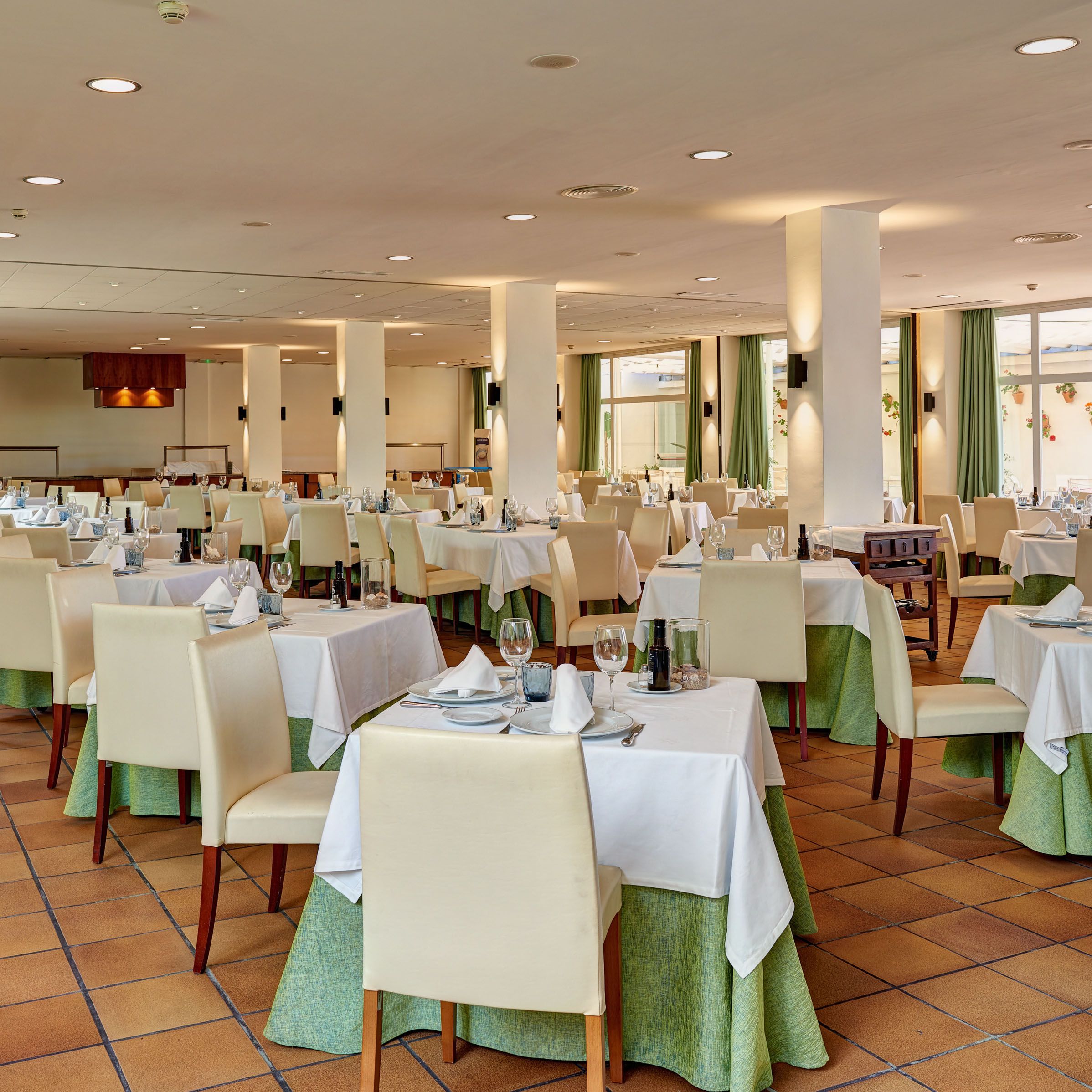 NOOSA by Andreu World 06