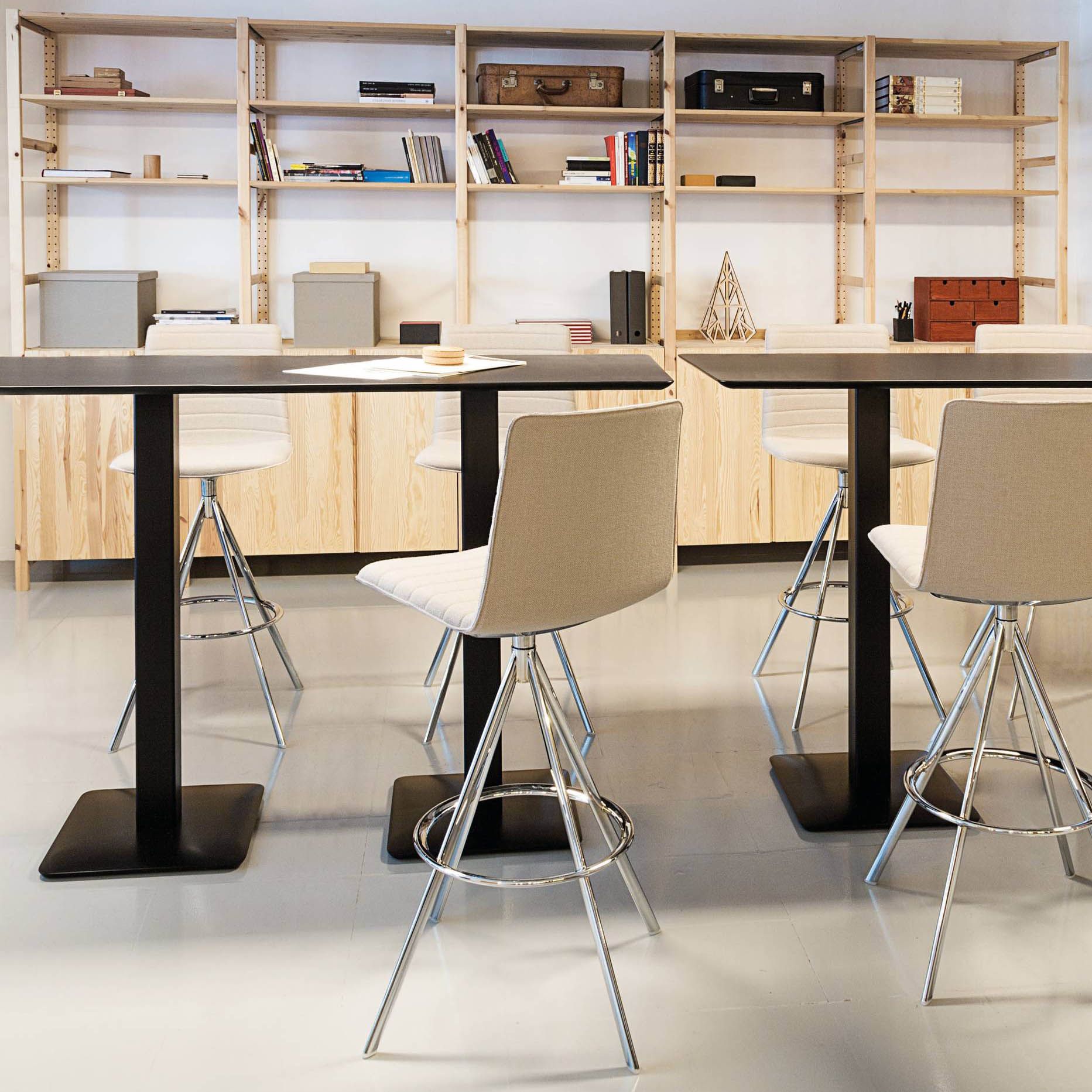 PLAZA by Andreu World 09