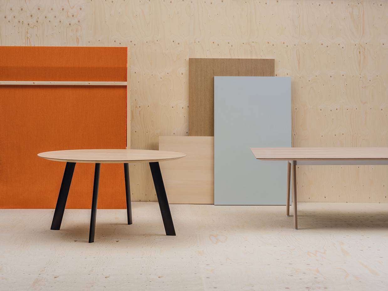 RADIAL CONFERENCE by Andreu World 11