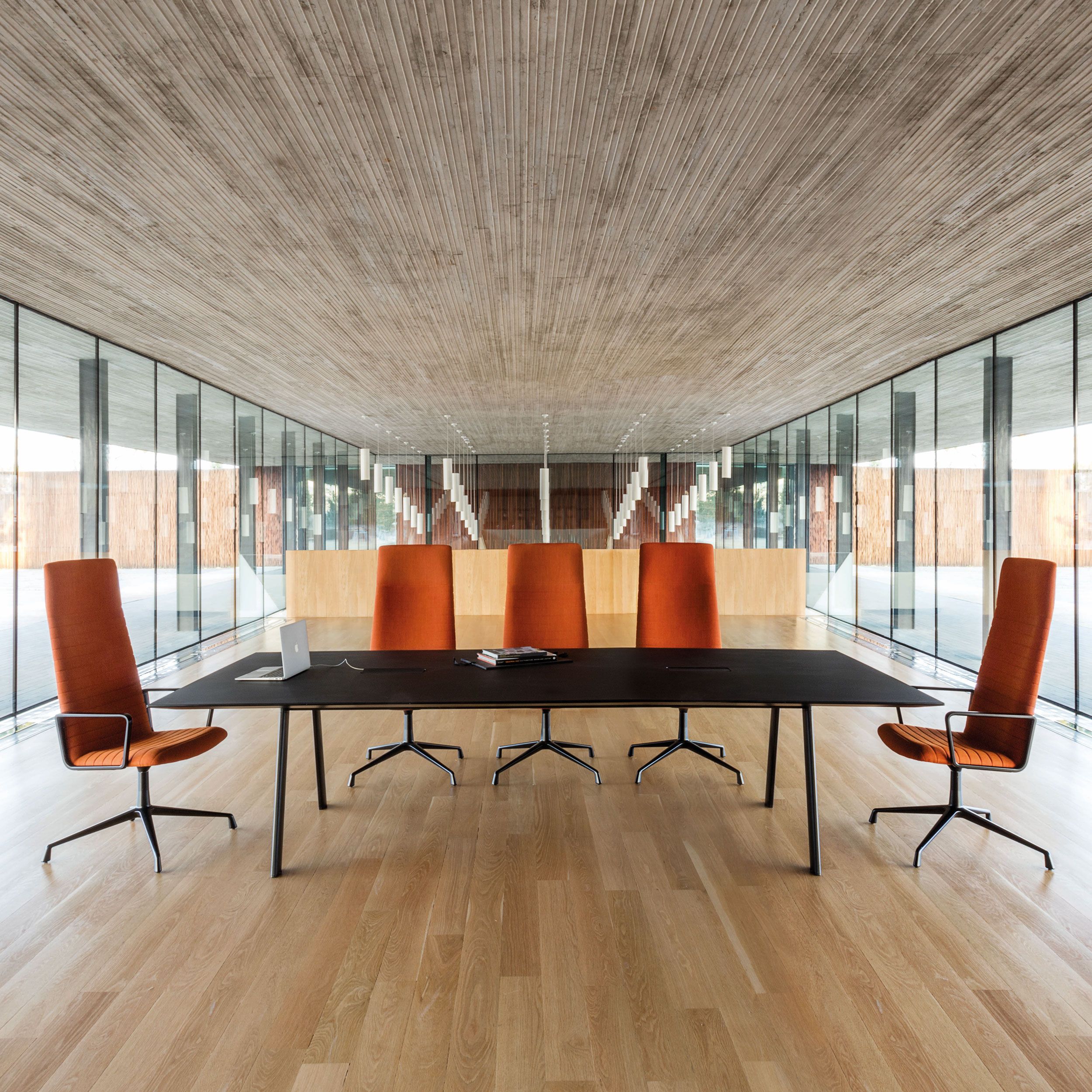 RADIAL CONFERENCE by Andreu World 14