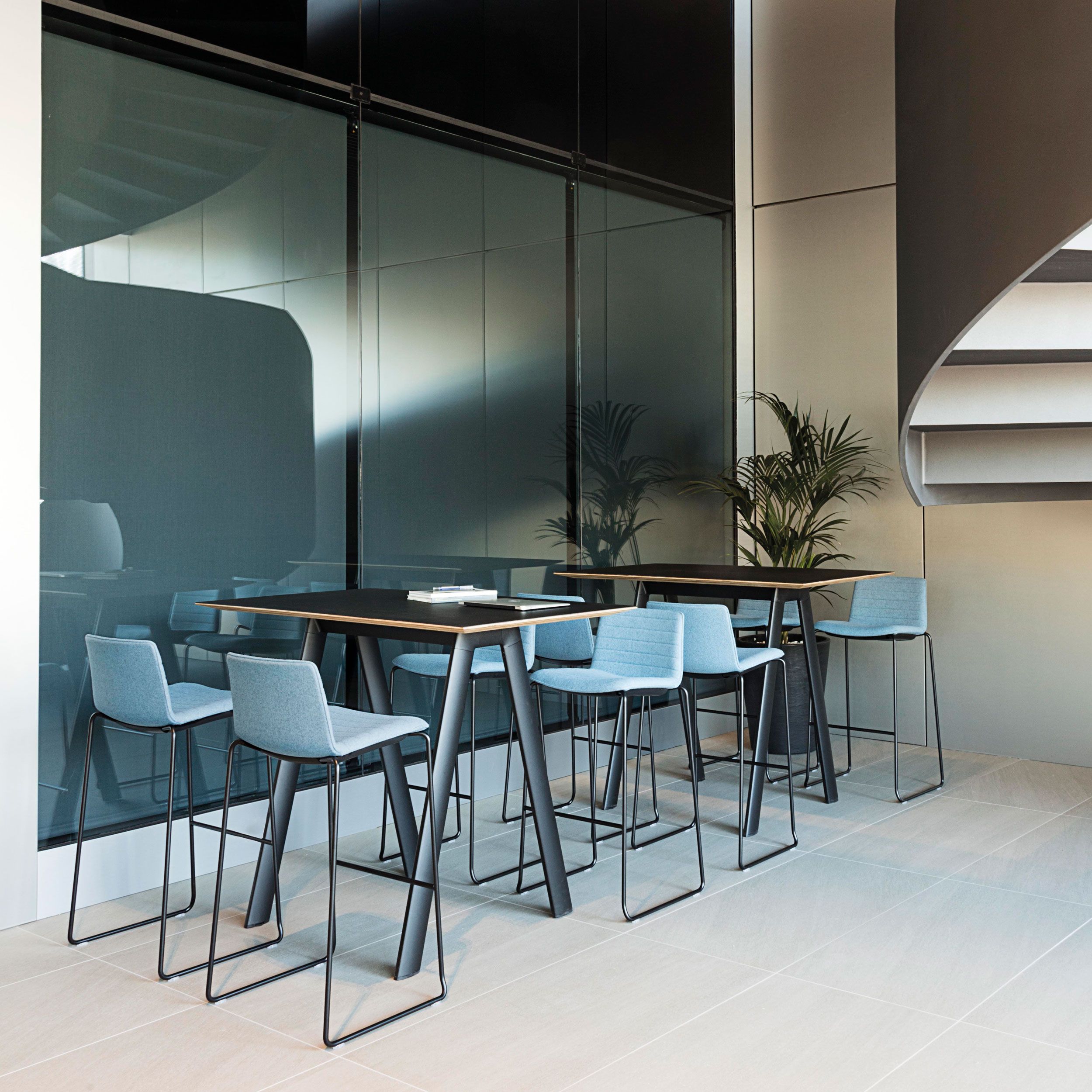 RADIAL CONFERENCE by Andreu World 18