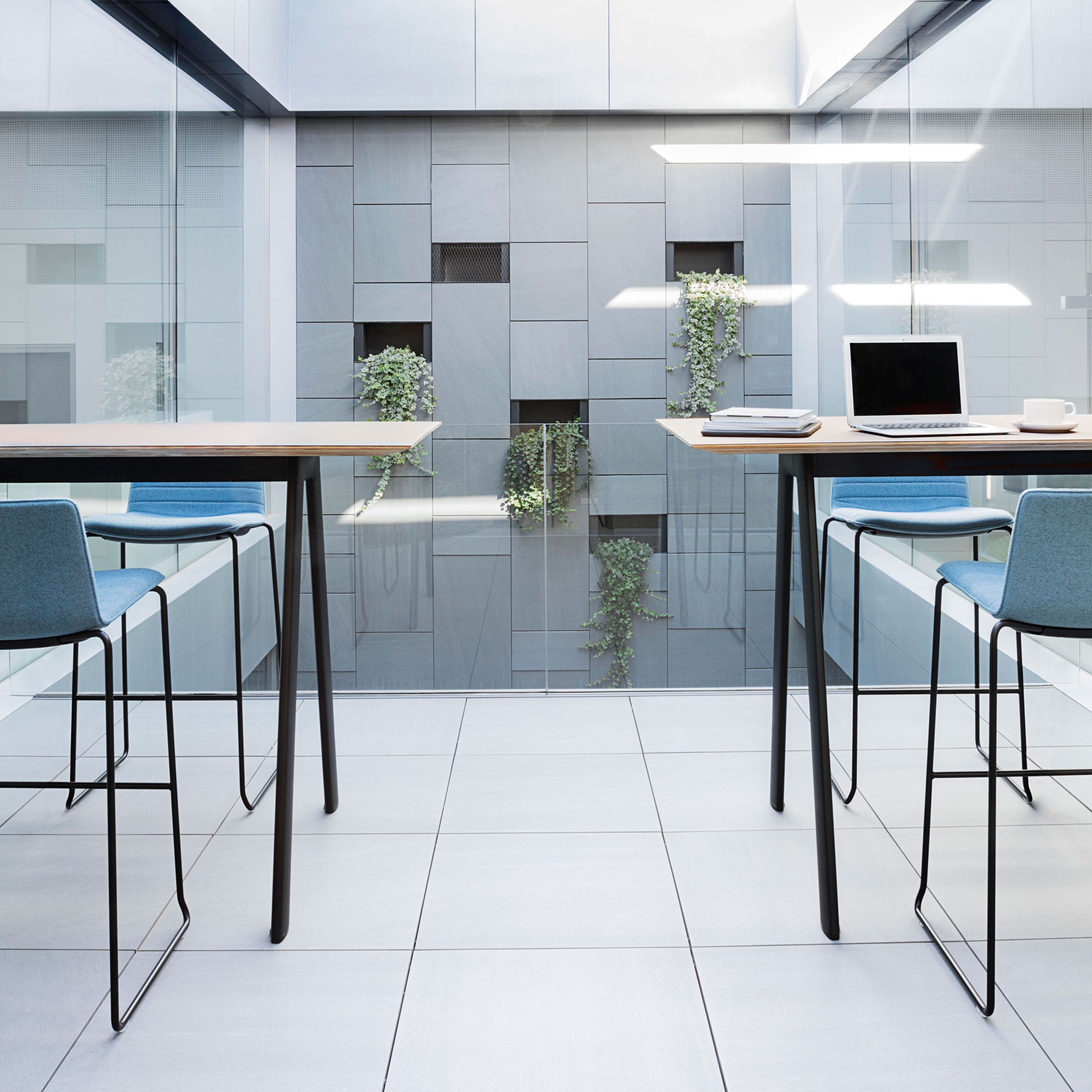 RADIAL CONFERENCE by Andreu World 19