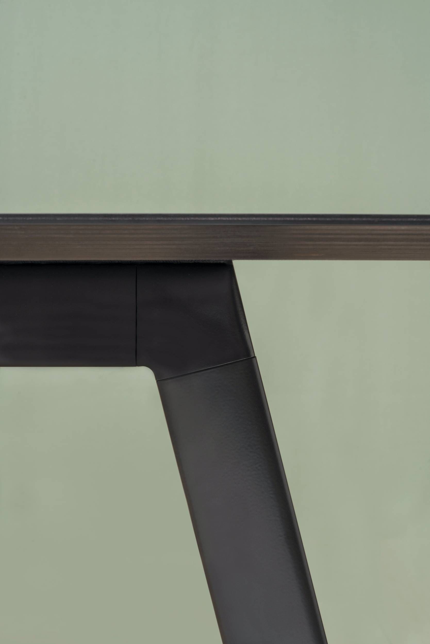 RADIAL CONFERENCE by Andreu World 20