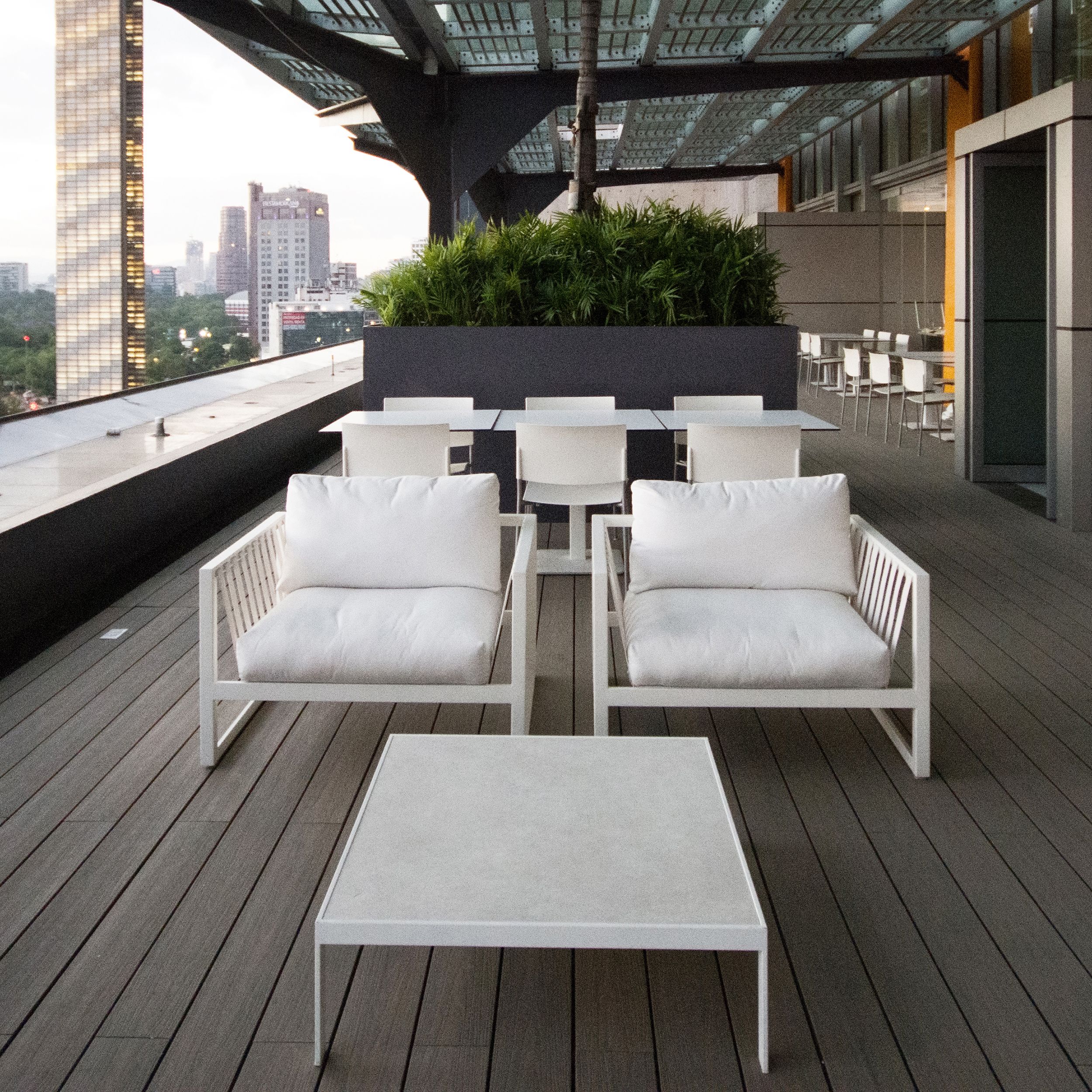 SAND TABLE by Andreu World 012