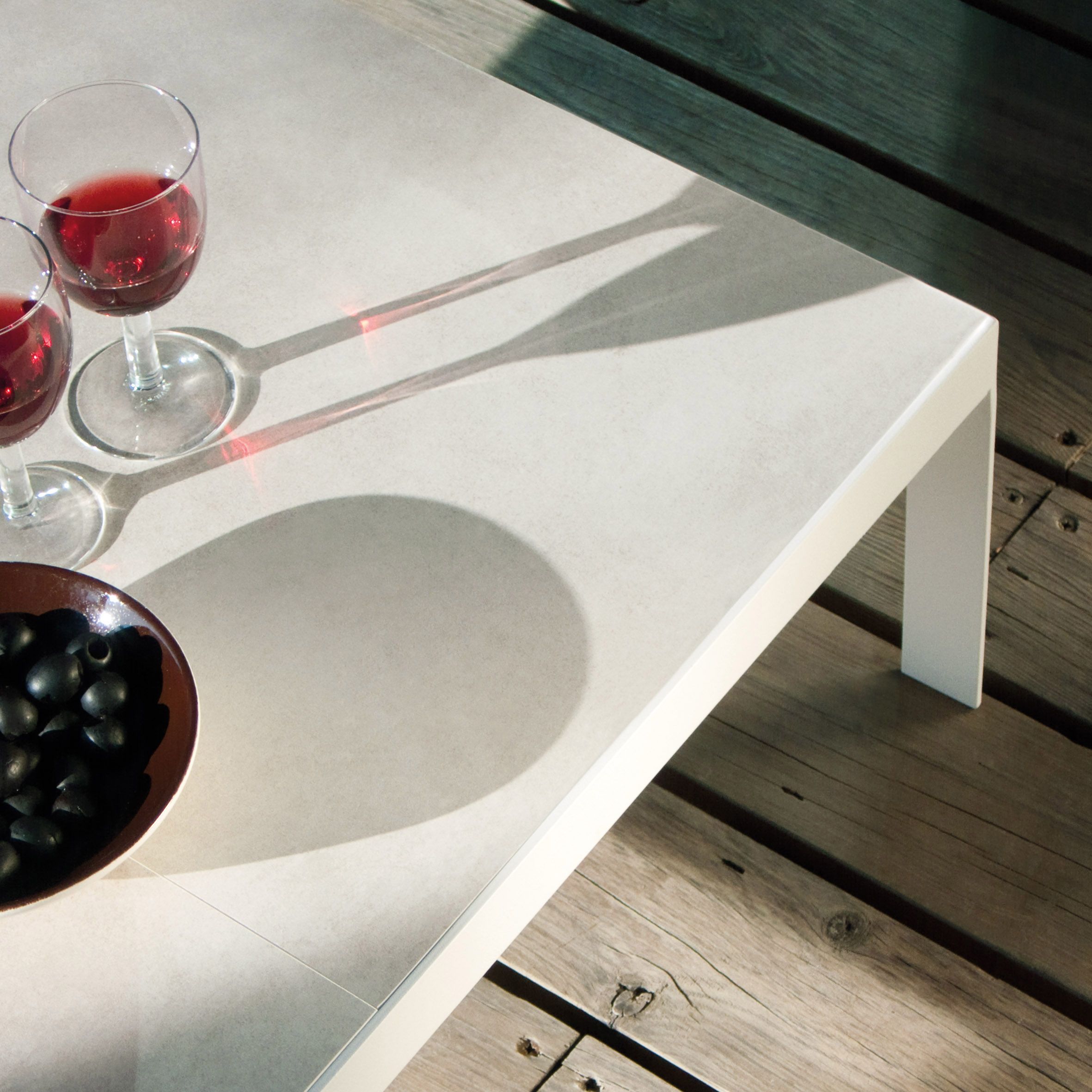 SAND TABLE by Andreu World 013