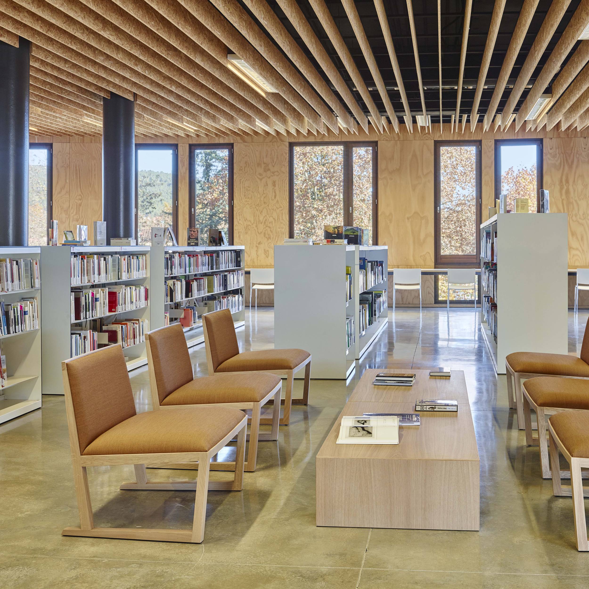 SERENA by Andreu World 010