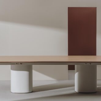 SOLID TABLE by Andreu World 001