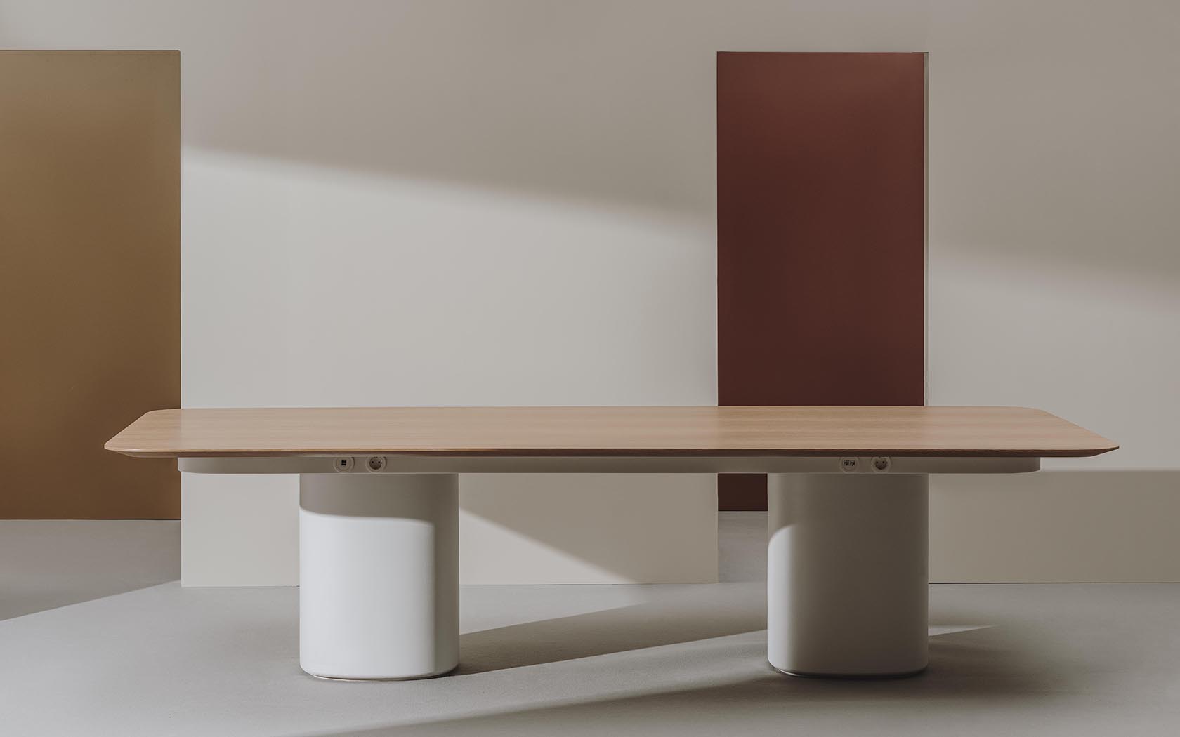 SOLID TABLE by Andreu World 001