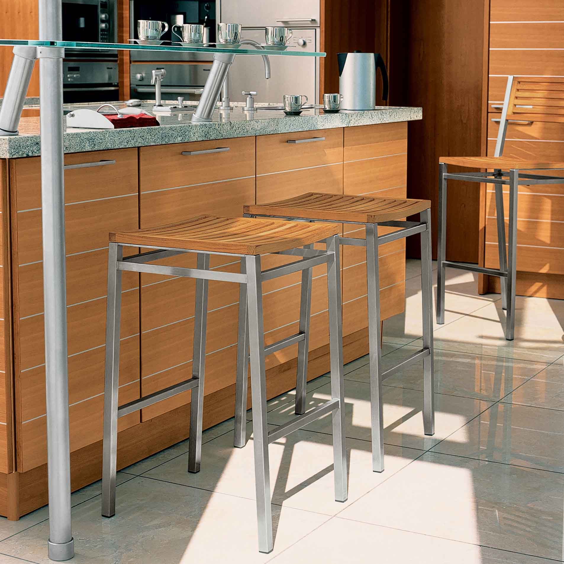 EQUINOX HIGH DINING by Barlow Tyrie 017