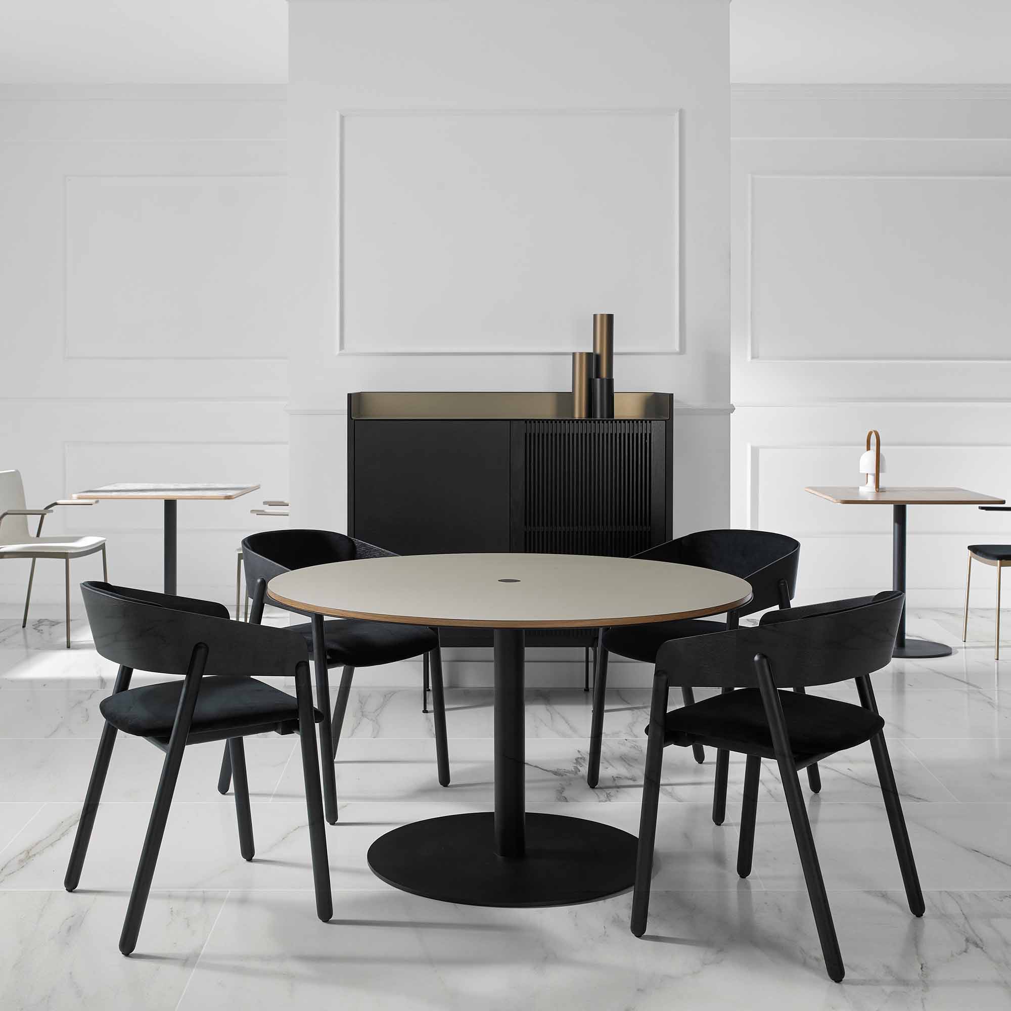 HPW Tables by PUNT MOBLES 038