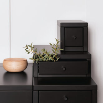 COLLECT Make-up table by Schönbuch 006