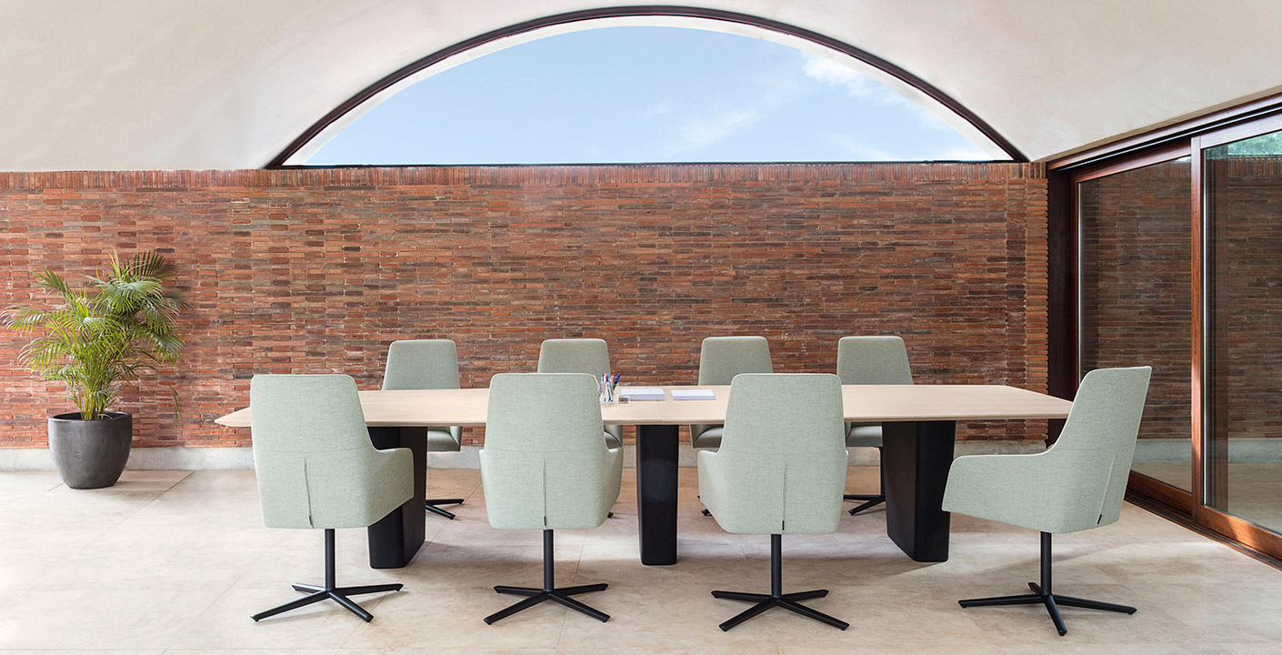 ALYA EXECUTIVE by Andreu World