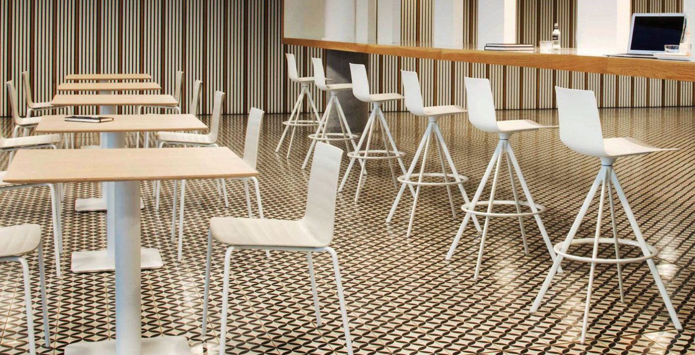 FLEX CHAIR by Andreu World