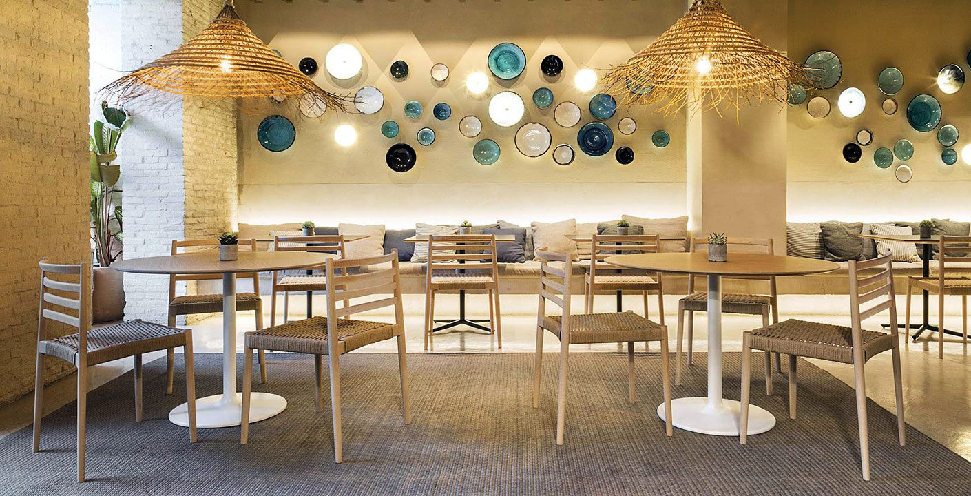 LAKE by Andreu World