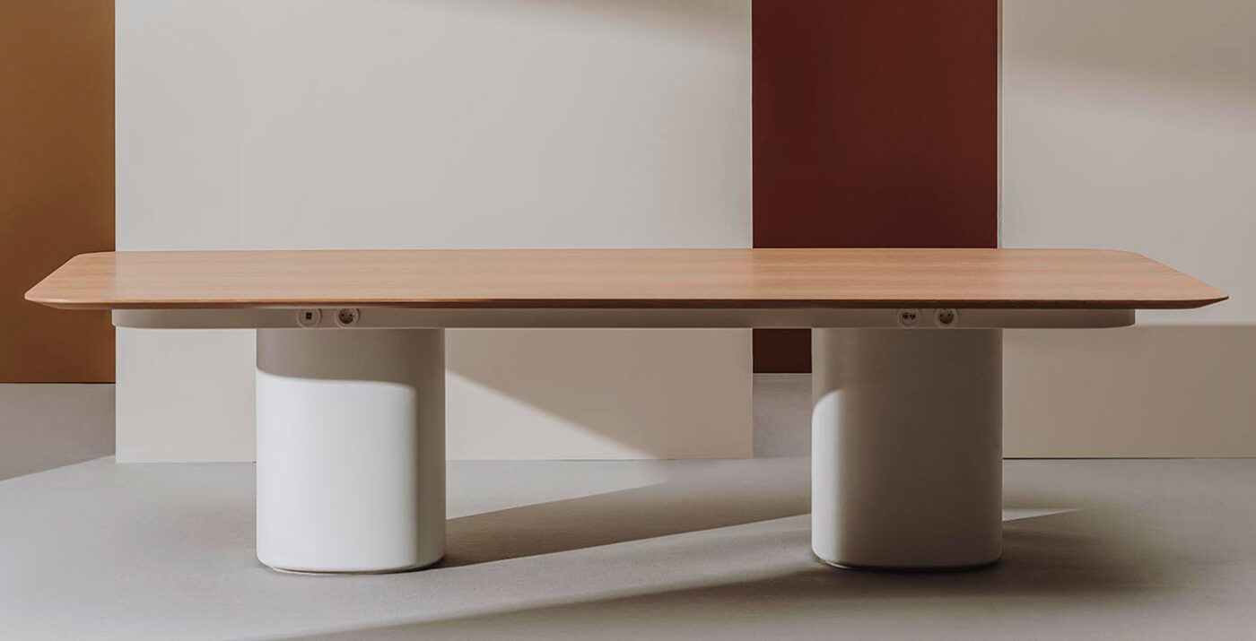 SOLID TABLE by Andreu World