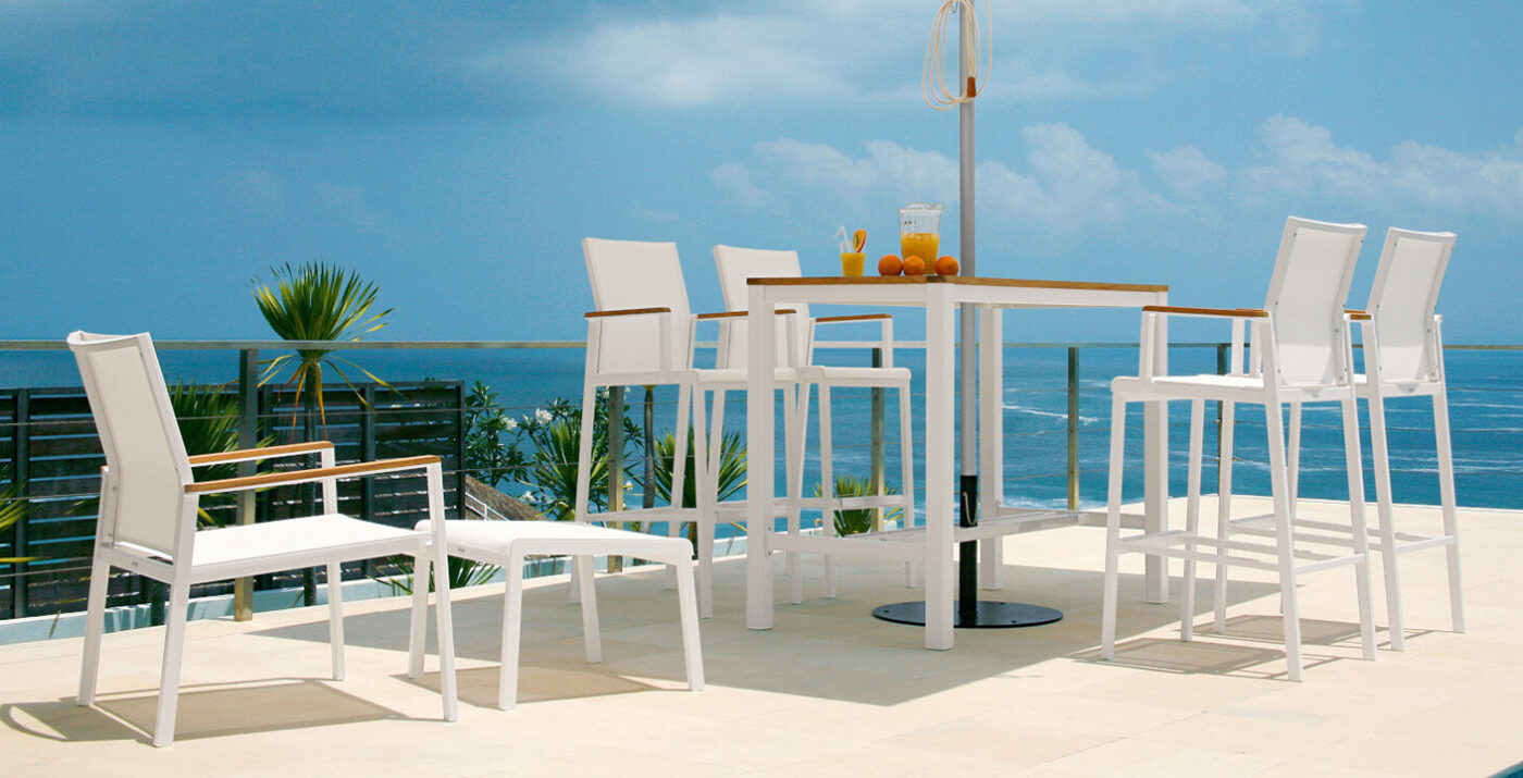 AURA HIGH DINING by Barlow Tyrie