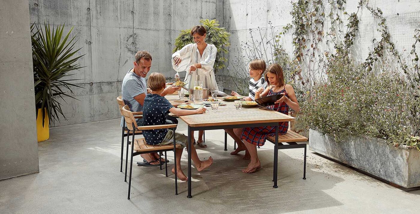 LAYOUT DINING by Barlow Tyrie