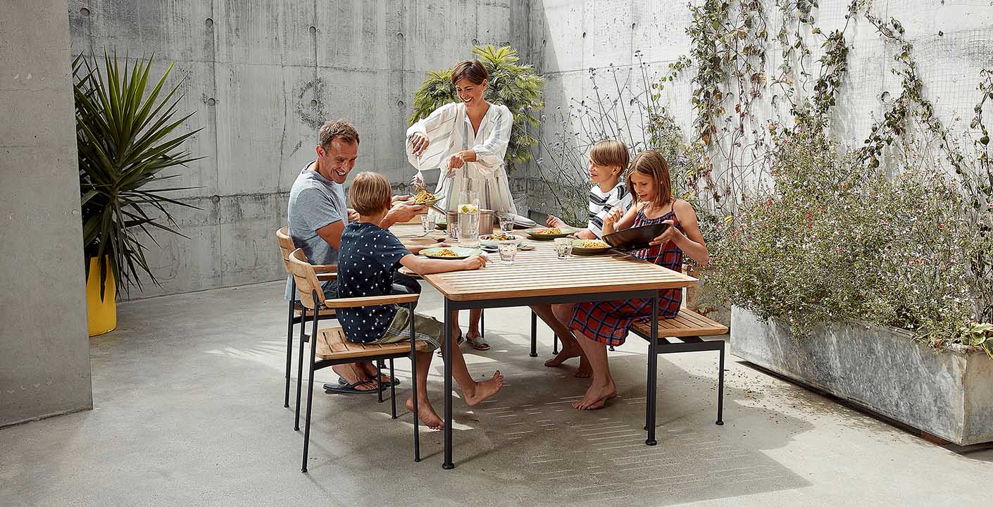 LAYOUT DINING by Barlow Tyrie