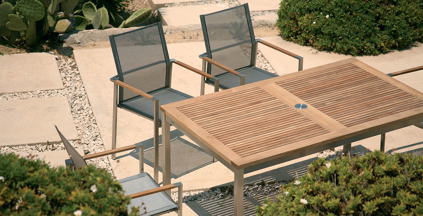 MERCURY DINING by Barlow Tyrie