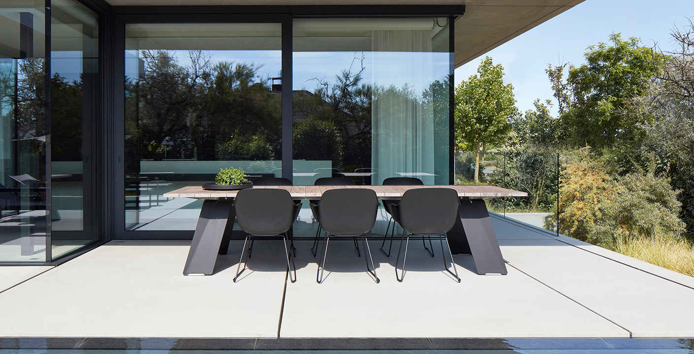 CAPTAIN’S CHAIR by Extremis