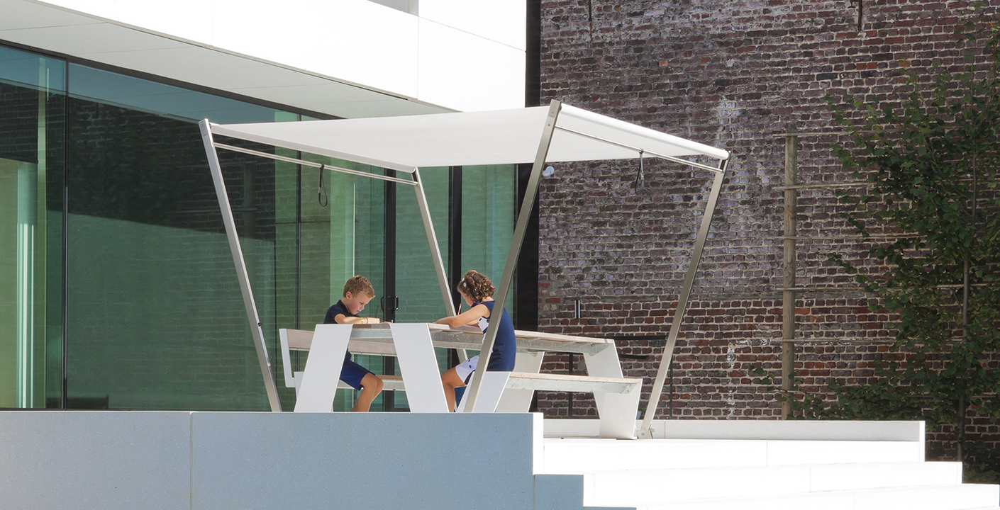 HOOPER shade by Extremis