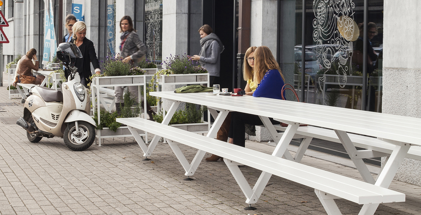 MARINA PICNIC by Extremis