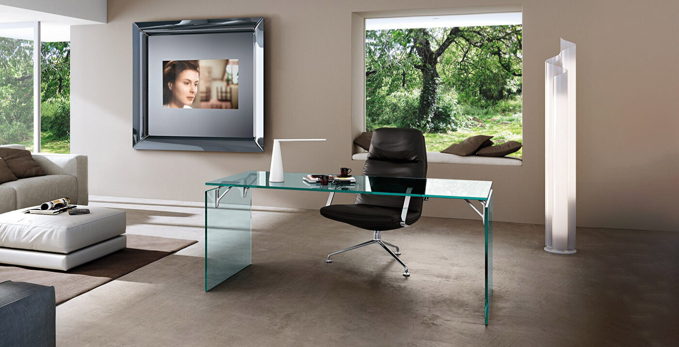 Bright home office by Fiam