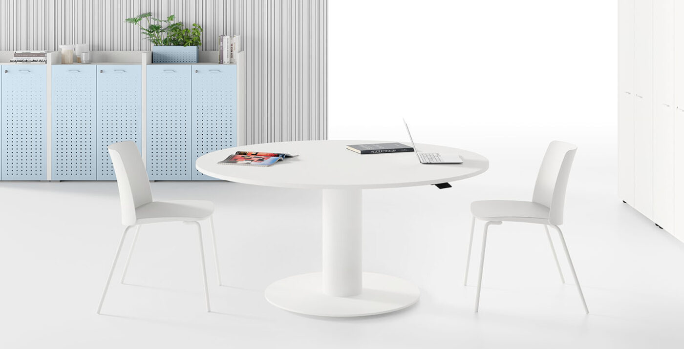 PIEGO, CHIUDO, SEGUO TABLES by LAS