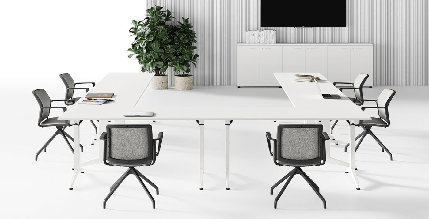 PIEGO, CHIUDO, SEGUO TABLES by LAS