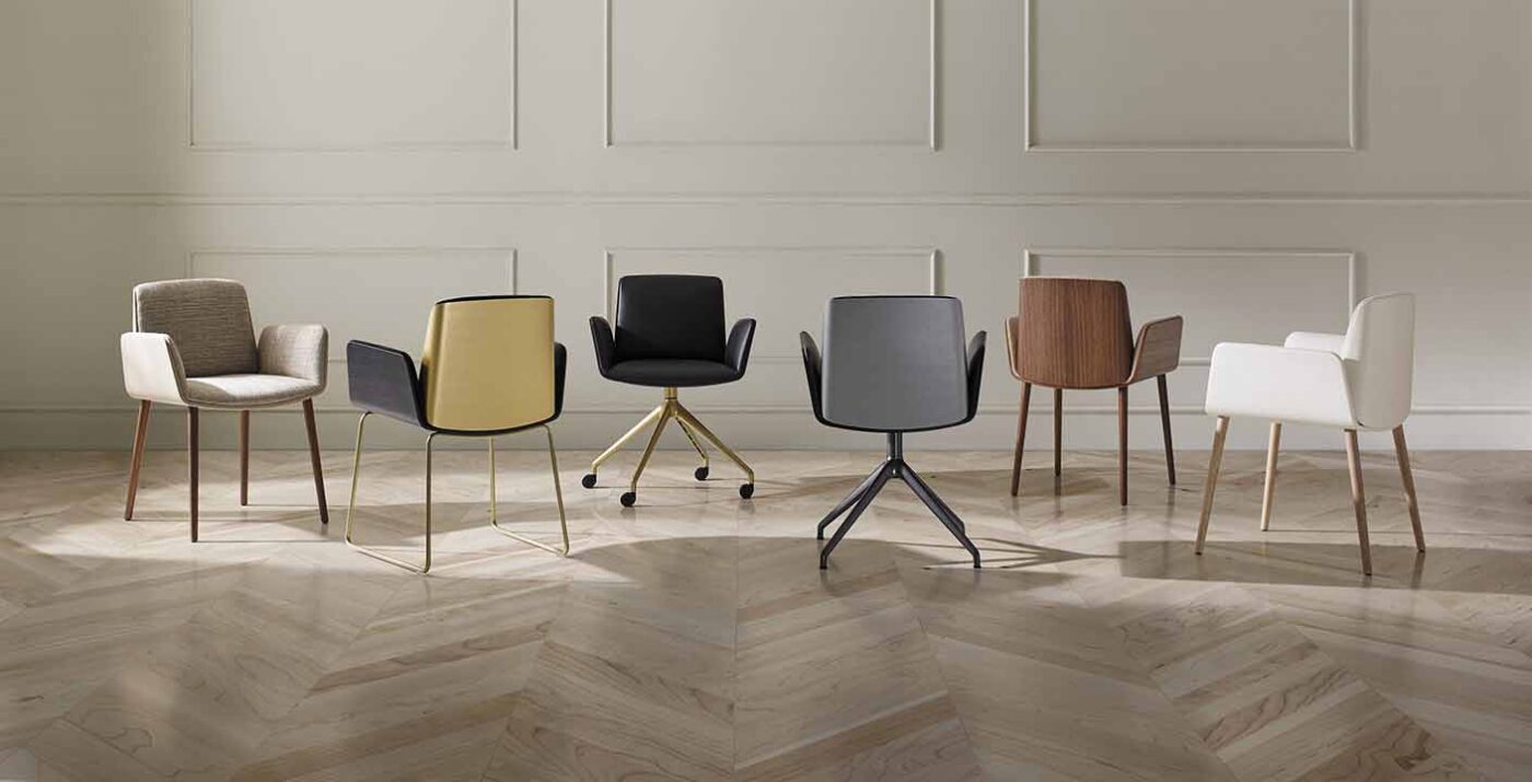 HUG Chairs by Punt Mobles