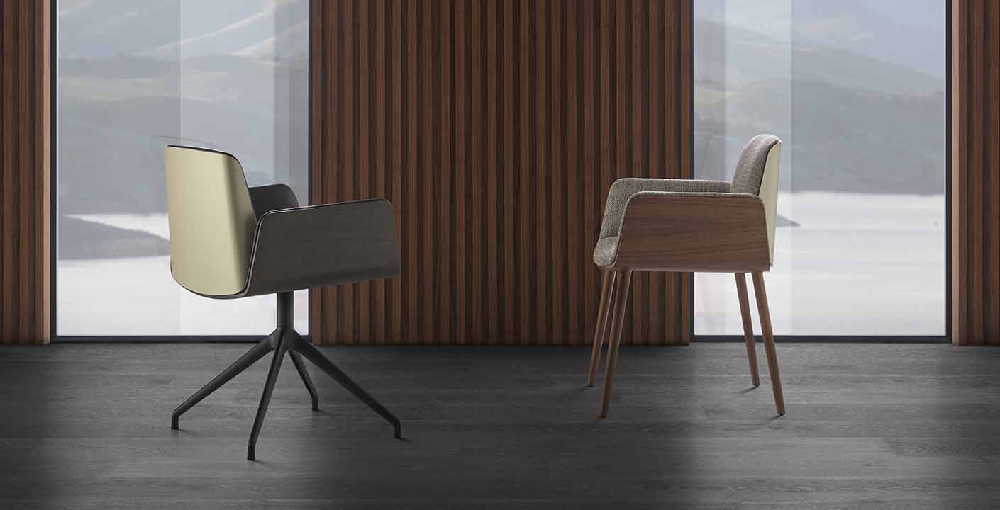 HUG Chairs by Punt Mobles