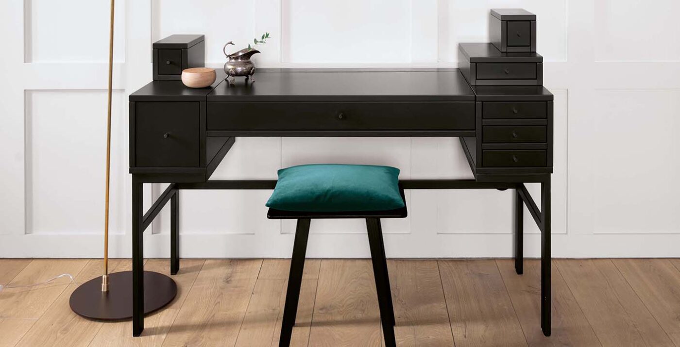 COLLECT Make-up table by Schönbuch