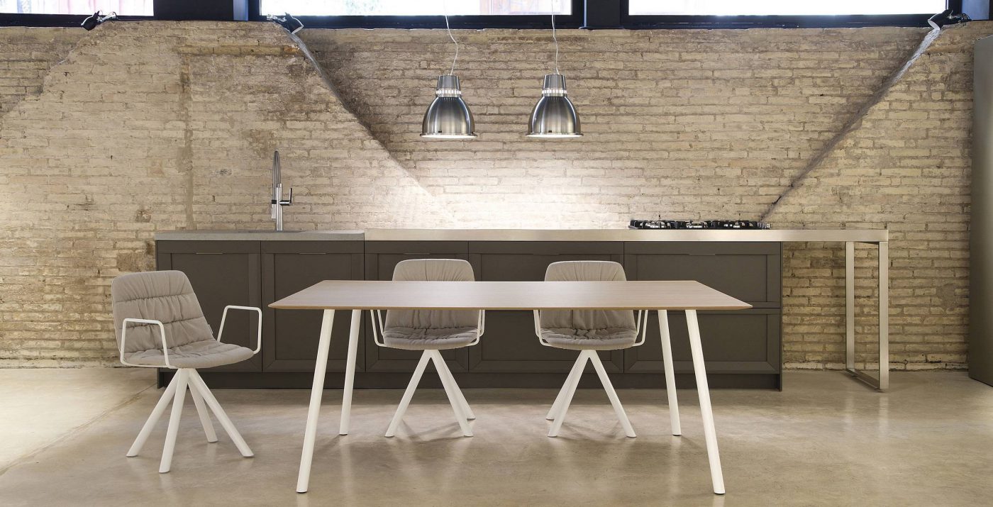 MAARTEN Table by Viccarbe