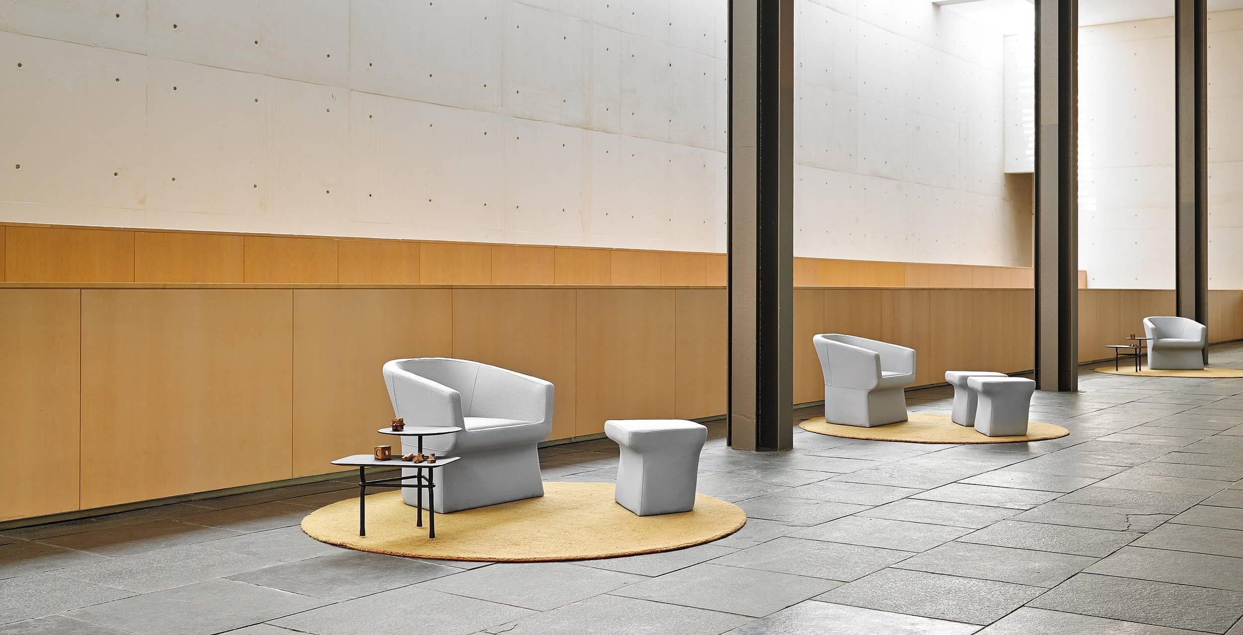 TIERS Table by Viccarbe